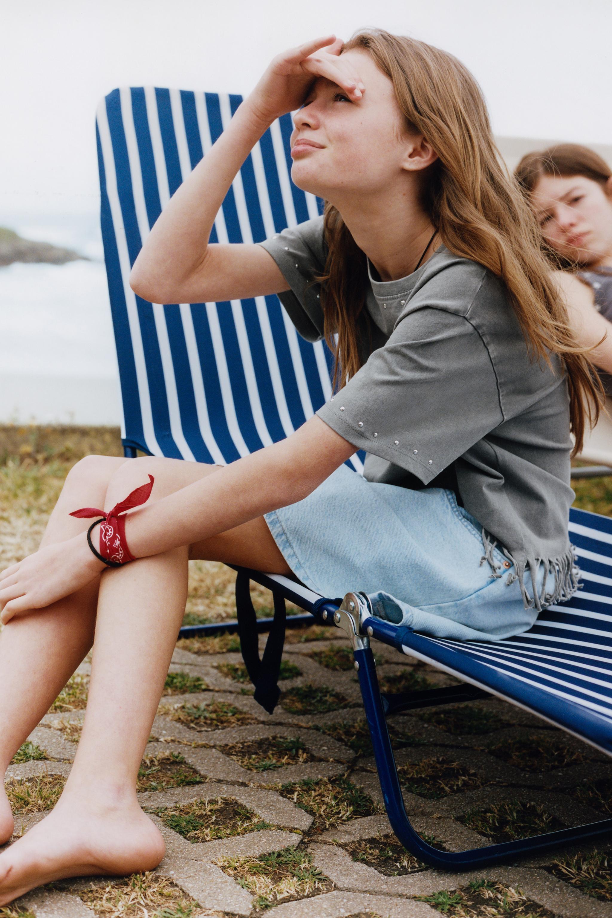 FRINGE AND STUDS T-SHIRT